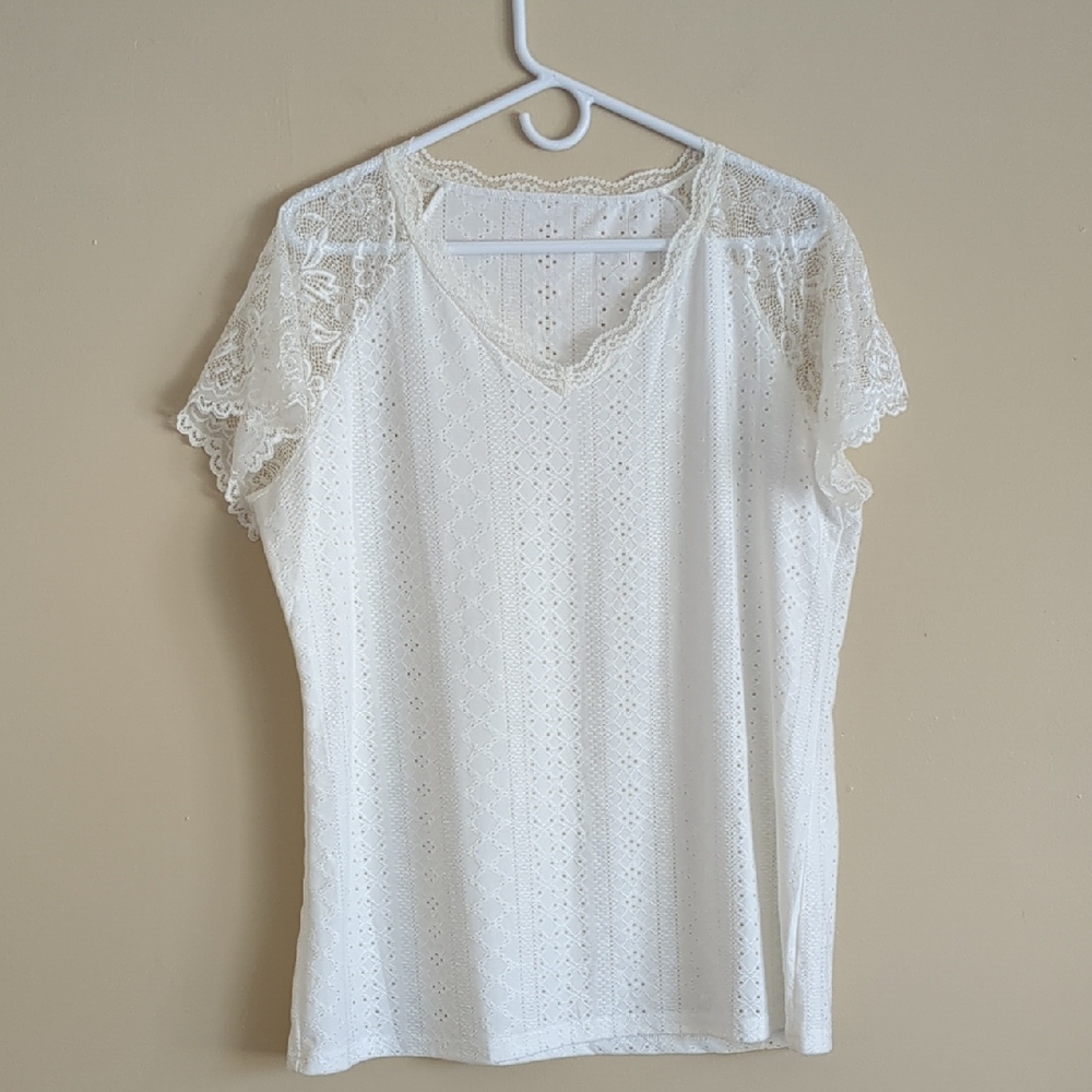 Lace Trim Eyelet V-Neck Women's Top - White